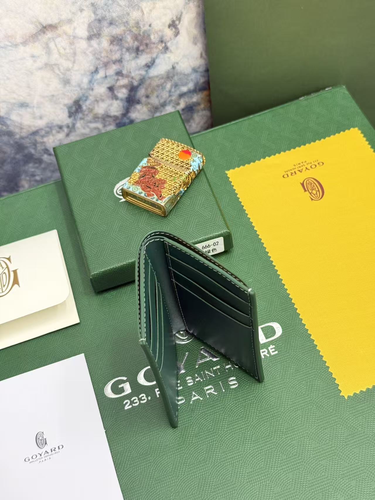 Goyard对折卡包 日常搭配必备单品,官网1:1顶级材质手工精细,11个颜色现货供应, SAINT-PIERRE卡夹的 Goyard对折卡包 日常搭配必备单品,官网1:1顶级材质手工精细,11个颜色现货供应, SAINT-PIERRE卡夹的