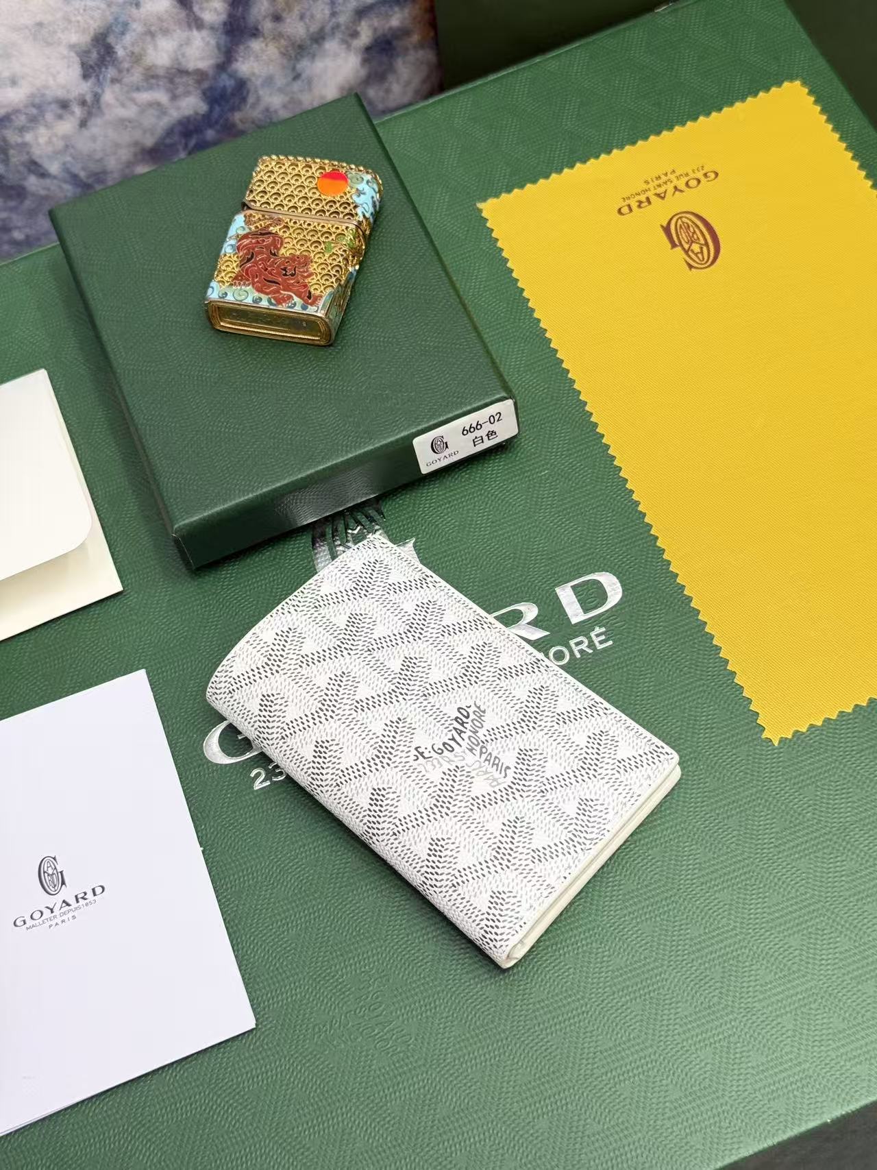 Goyard对折卡包 日常搭配必备单品,官网1:1顶级材质手工精细,11个颜色现货供应, SAINT-PIERRE卡夹的 Goyard对折卡包 日常搭配必备单品,官网1:1顶级材质手工精细,11个颜色现货供应, SAINT-PIERRE卡夹的