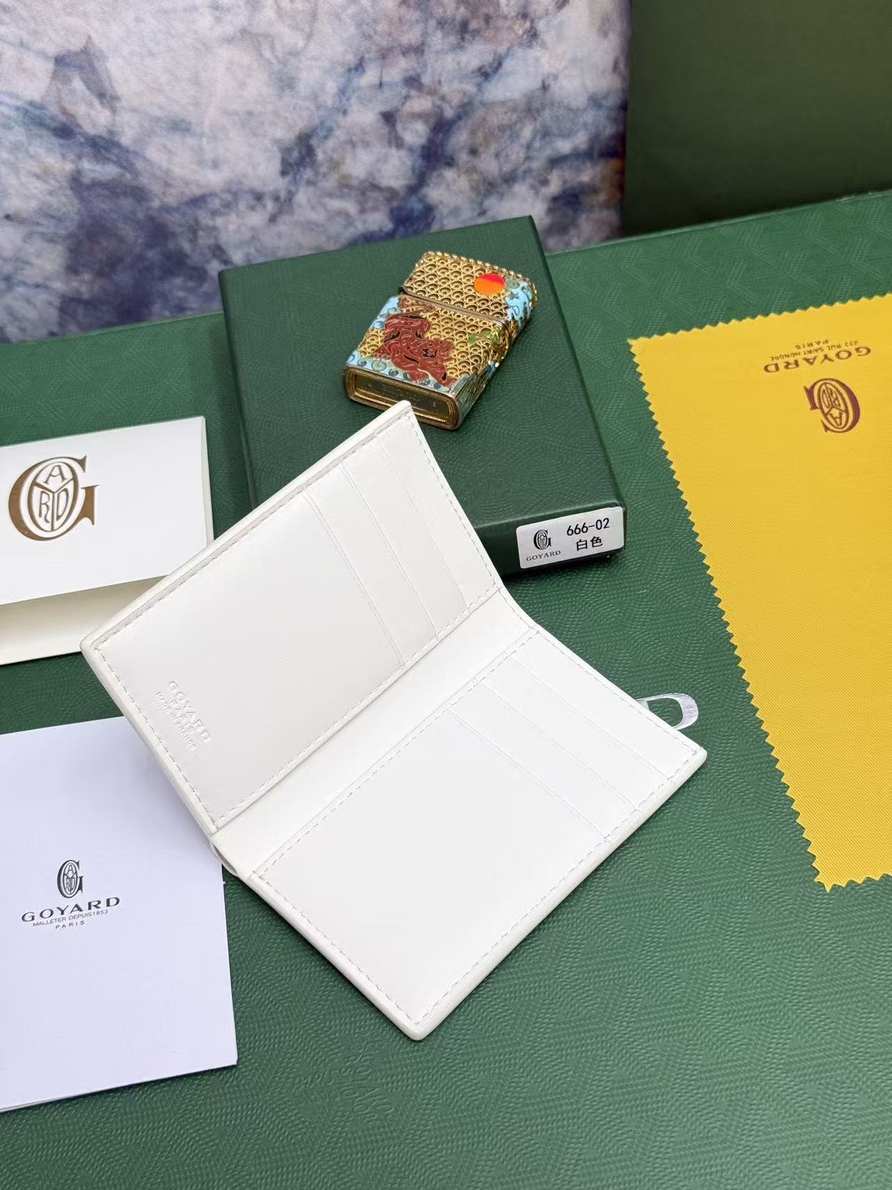Goyard对折卡包 日常搭配必备单品,官网1:1顶级材质手工精细,11个颜色现货供应, SAINT-PIERRE卡夹的 Goyard对折卡包 日常搭配必备单品,官网1:1顶级材质手工精细,11个颜色现货供应, SAINT-PIERRE卡夹的