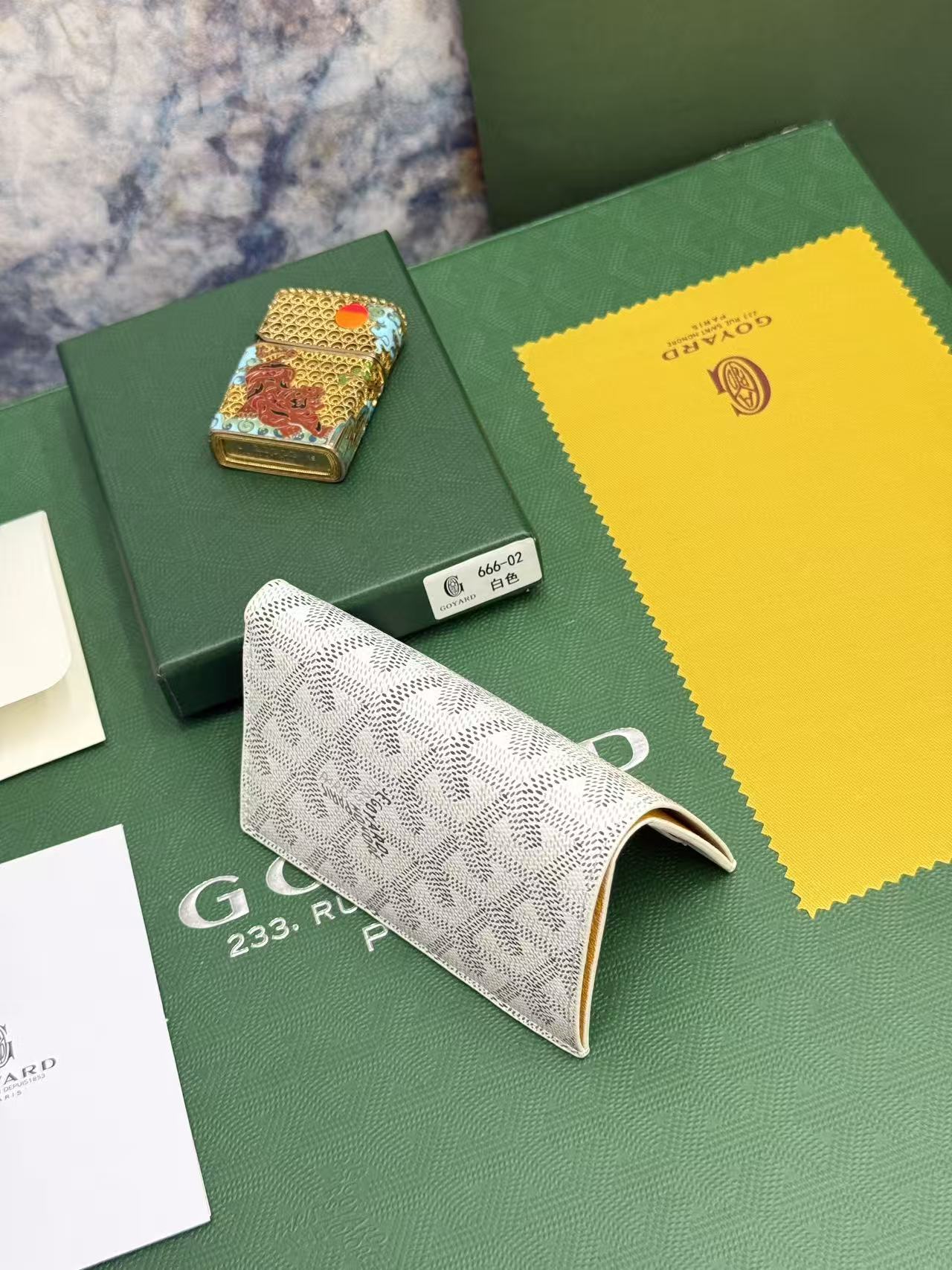 Goyard对折卡包 日常搭配必备单品,官网1:1顶级材质手工精细,11个颜色现货供应, SAINT-PIERRE卡夹的 Goyard对折卡包 日常搭配必备单品,官网1:1顶级材质手工精细,11个颜色现货供应, SAINT-PIERRE卡夹的