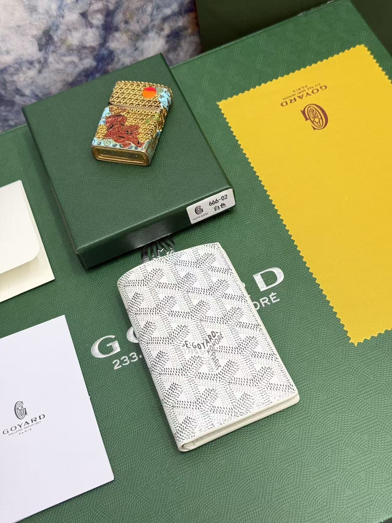Goyard对折卡包 日常搭配必备单品,官网1:1顶级材质手工精细,11个颜色现货供应, SAINT-PIERRE卡夹的 Goyard对折卡包 日常搭配必备单品,官网1:1顶级材质手工精细,11个颜色现货供应, SAINT-PIERRE卡夹的