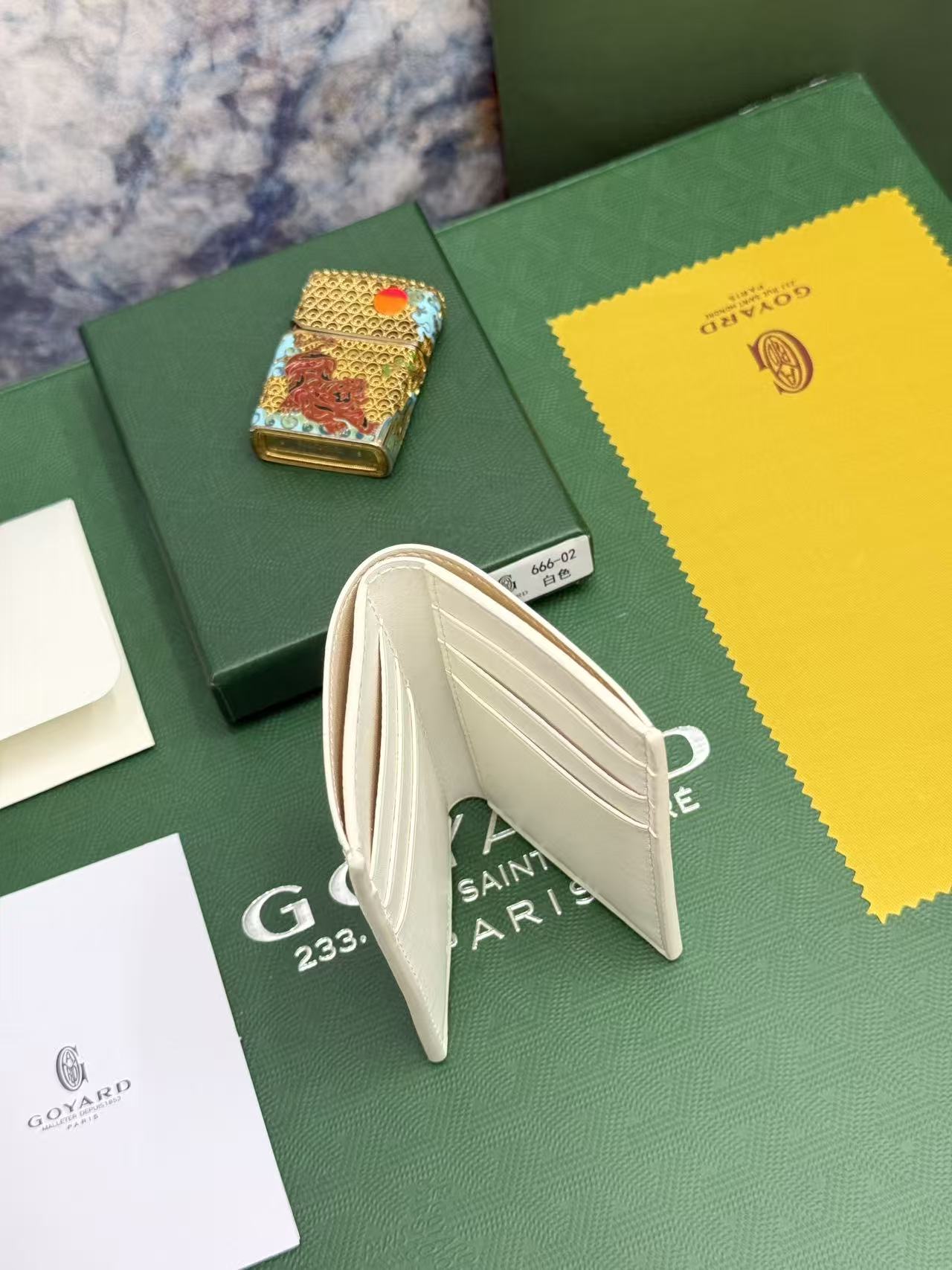 Goyard对折卡包 日常搭配必备单品,官网1:1顶级材质手工精细,11个颜色现货供应, SAINT-PIERRE卡夹的 Goyard对折卡包 日常搭配必备单品,官网1:1顶级材质手工精细,11个颜色现货供应, SAINT-PIERRE卡夹的