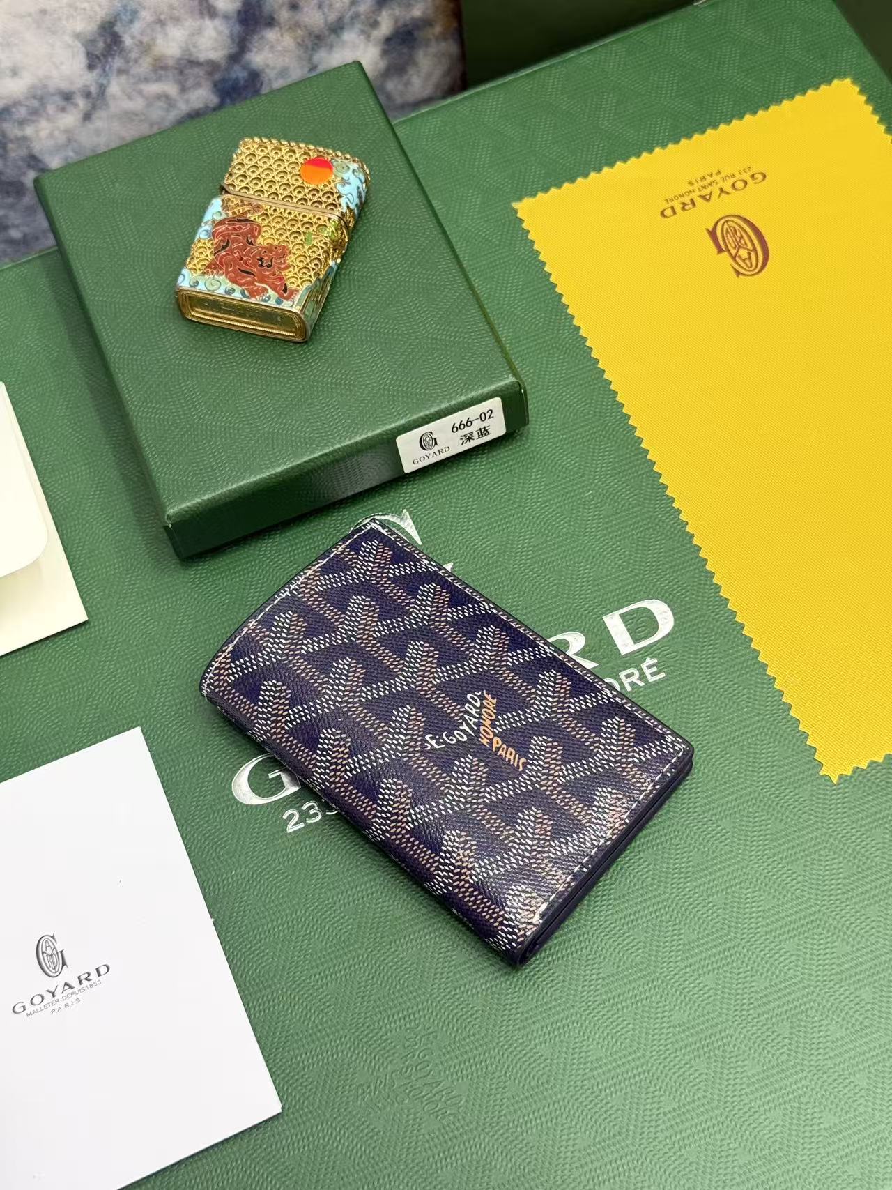Goyard对折卡包 日常搭配必备单品,官网1:1顶级材质手工精细,11个颜色现货供应, SAINT-PIERRE卡夹的 Goyard对折卡包 日常搭配必备单品,官网1:1顶级材质手工精细,11个颜色现货供应, SAINT-PIERRE卡夹的