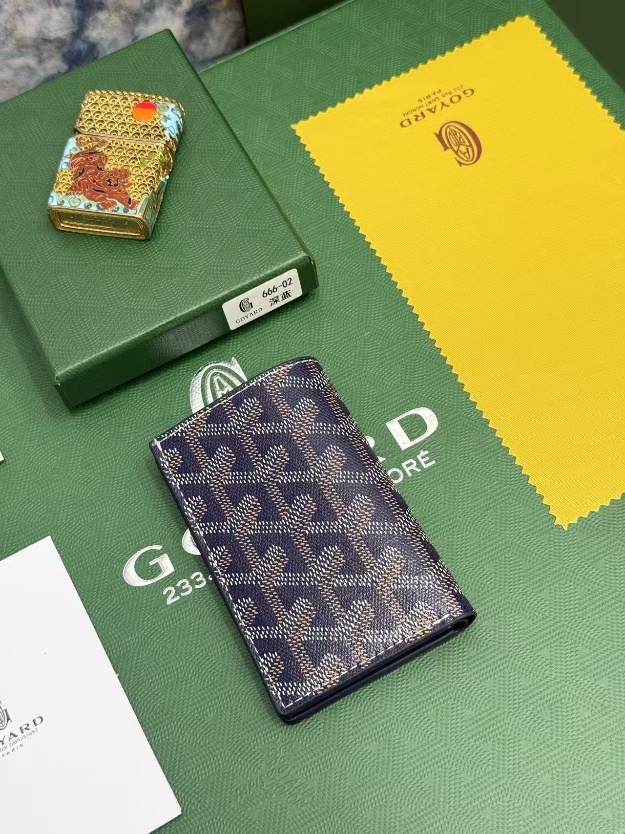Goyard对折卡包 日常搭配必备单品,官网1:1顶级材质手工精细,11个颜色现货供应, SAINT-PIERRE卡夹的 Goyard对折卡包 日常搭配必备单品,官网1:1顶级材质手工精细,11个颜色现货供应, SAINT-PIERRE卡夹的
