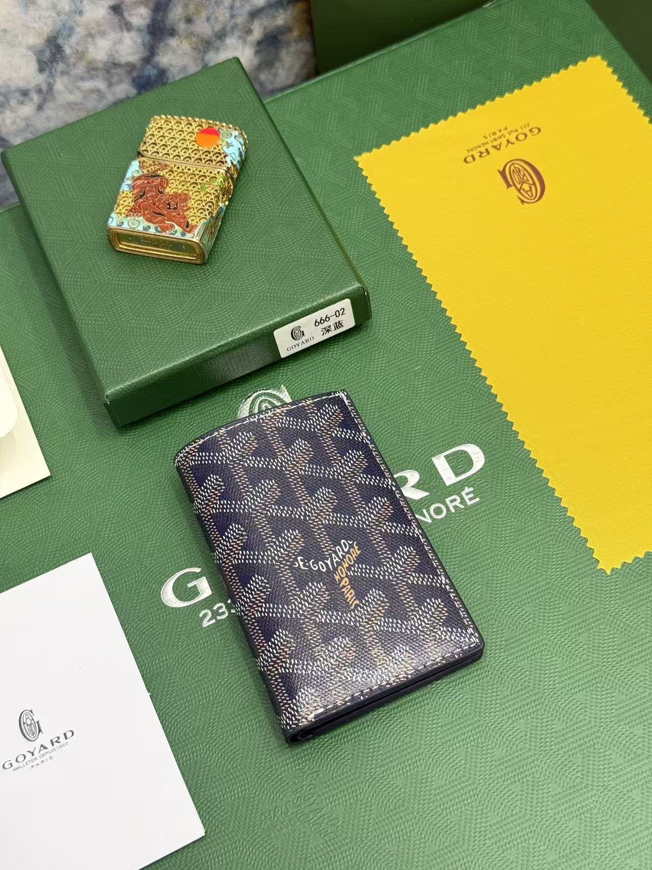 Goyard对折卡包 日常搭配必备单品,官网1:1顶级材质手工精细,11个颜色现货供应, SAINT-PIERRE卡夹的 Goyard对折卡包 日常搭配必备单品,官网1:1顶级材质手工精细,11个颜色现货供应, SAINT-PIERRE卡夹的
