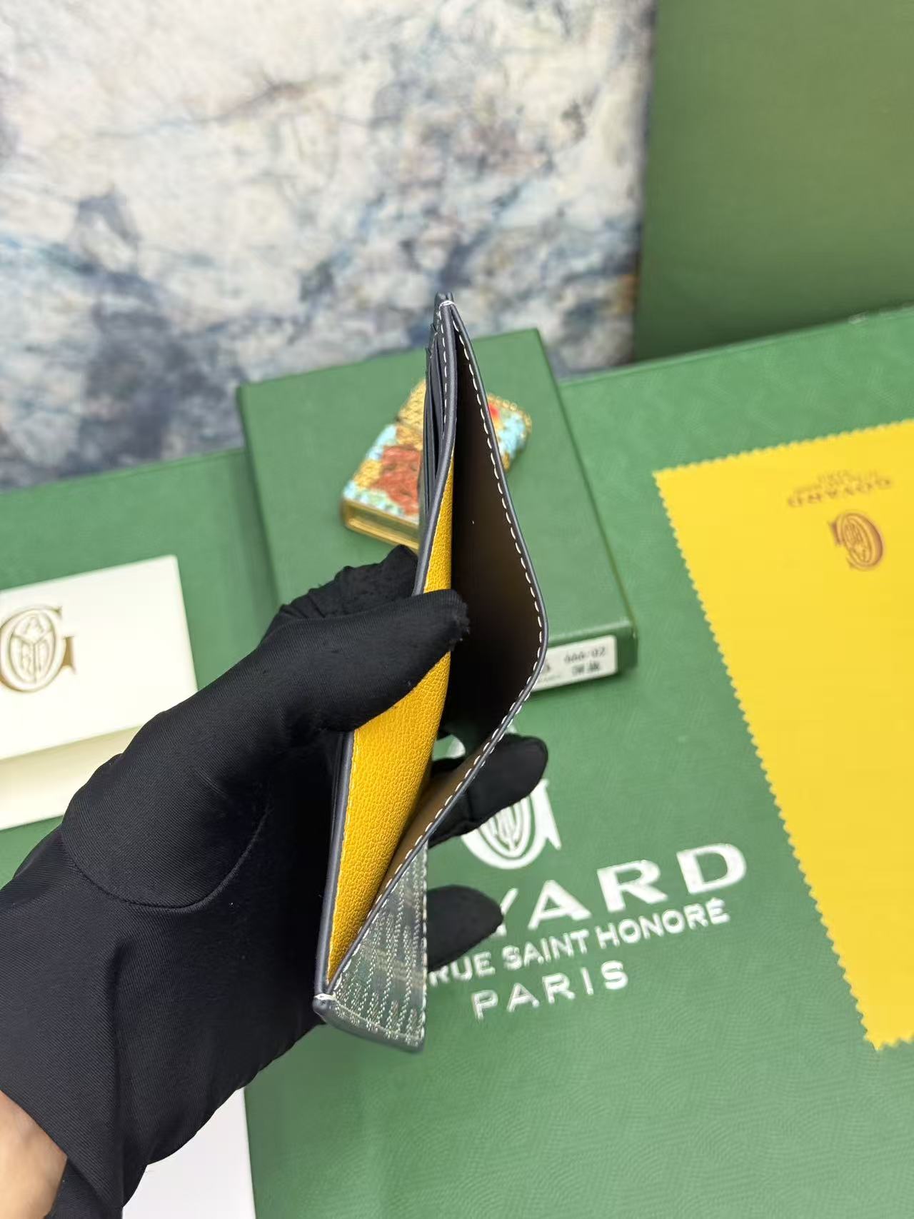Goyard对折卡包 日常搭配必备单品,官网1:1顶级材质手工精细,11个颜色现货供应, SAINT-PIERRE卡夹的 Goyard对折卡包 日常搭配必备单品,官网1:1顶级材质手工精细,11个颜色现货供应, SAINT-PIERRE卡夹的