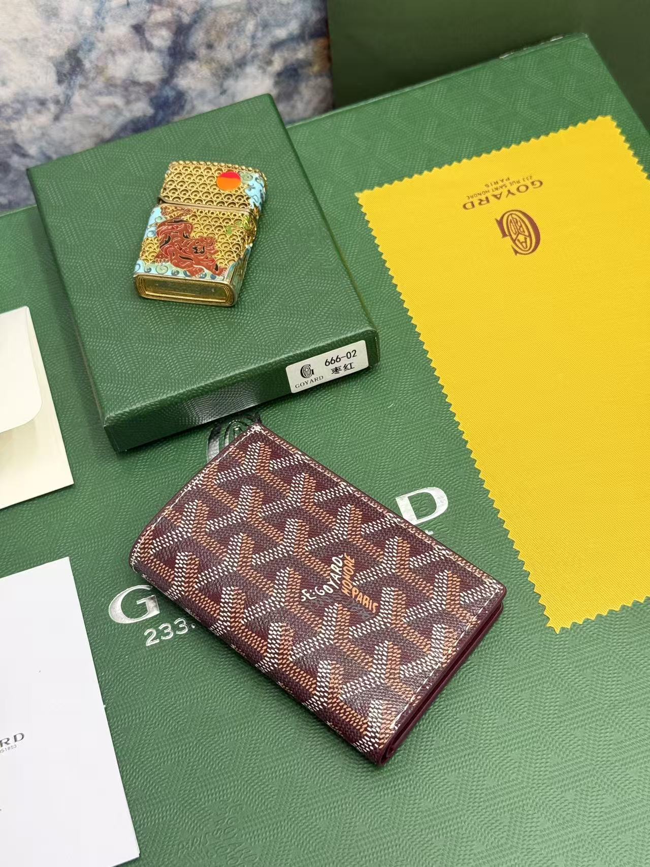 Goyard对折卡包 日常搭配必备单品,官网1:1顶级材质手工精细,11个颜色现货供应, SAINT-PIERRE卡夹的 Goyard对折卡包 日常搭配必备单品,官网1:1顶级材质手工精细,11个颜色现货供应, SAINT-PIERRE卡夹的