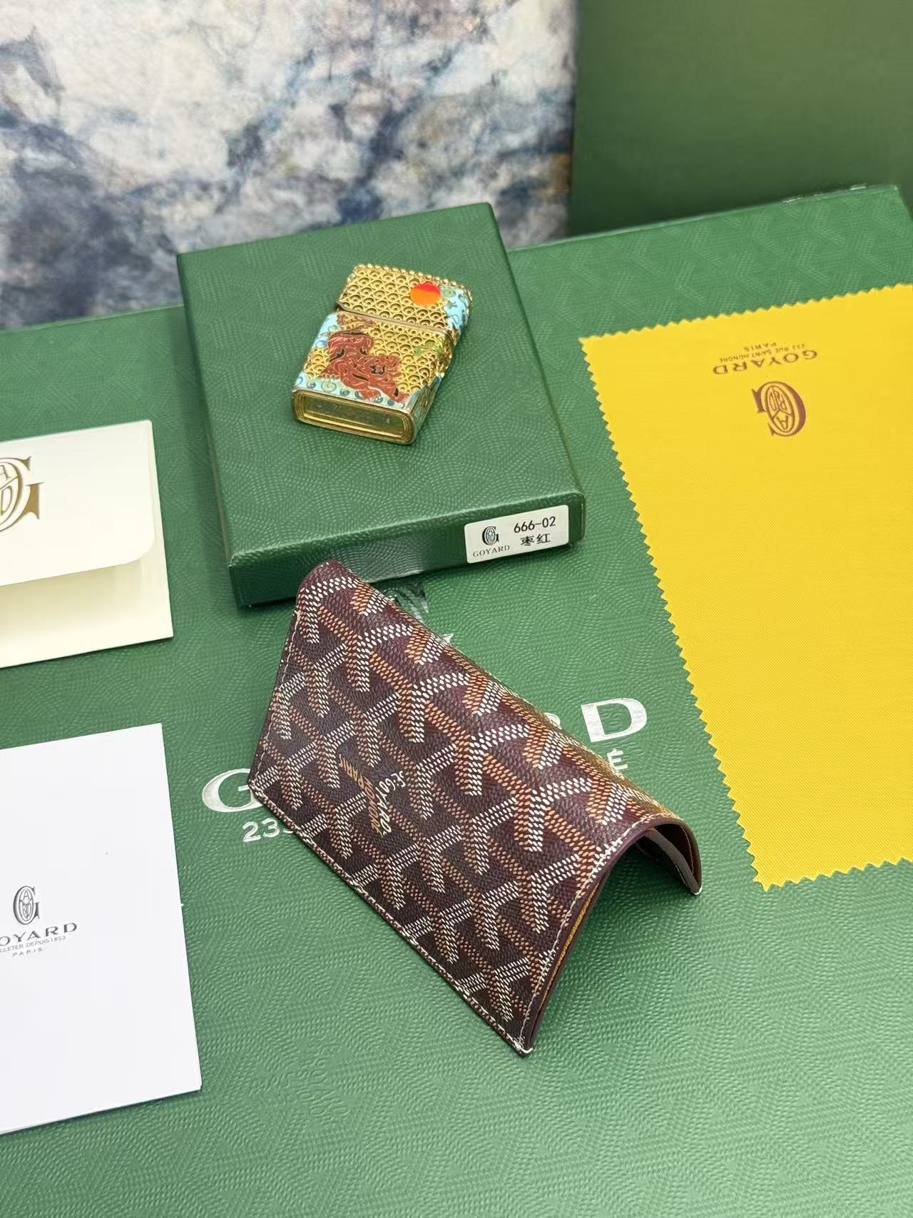 Goyard对折卡包 日常搭配必备单品,官网1:1顶级材质手工精细,11个颜色现货供应, SAINT-PIERRE卡夹的 Goyard对折卡包 日常搭配必备单品,官网1:1顶级材质手工精细,11个颜色现货供应, SAINT-PIERRE卡夹的