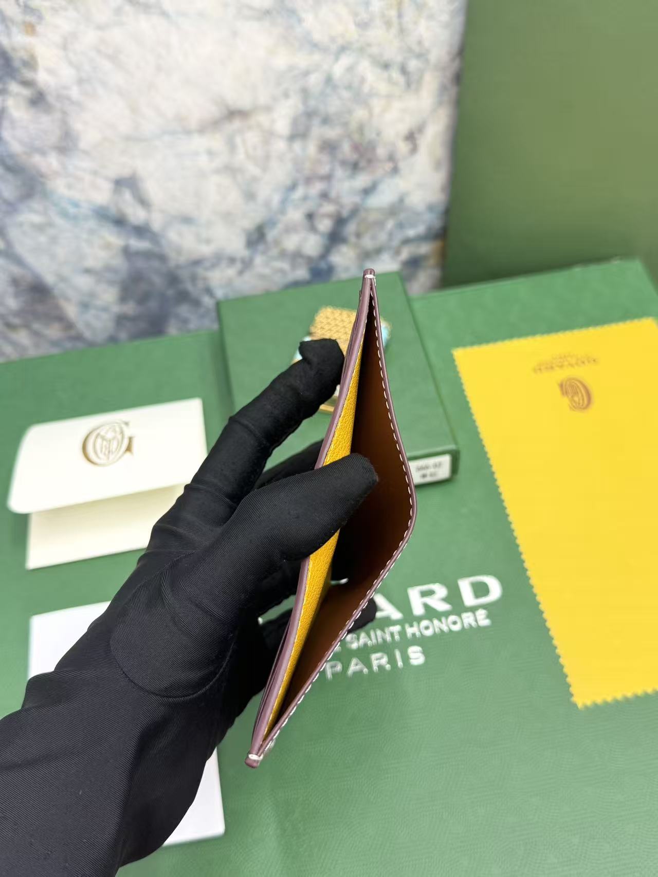 Goyard对折卡包 日常搭配必备单品,官网1:1顶级材质手工精细,11个颜色现货供应, SAINT-PIERRE卡夹的 Goyard对折卡包 日常搭配必备单品,官网1:1顶级材质手工精细,11个颜色现货供应, SAINT-PIERRE卡夹的