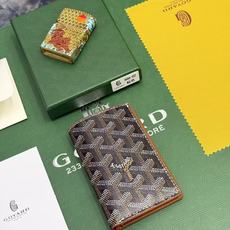 Goyard对折卡包 日常搭配必备单品,官网1:1顶级材质手工精细,11个颜色现货供应, SAINT-PIERRE卡夹的 Goyard对折卡包 日常搭配必备单品,官网1:1顶级材质手工精细,11个颜色现货供应, SAINT-PIERRE卡夹的