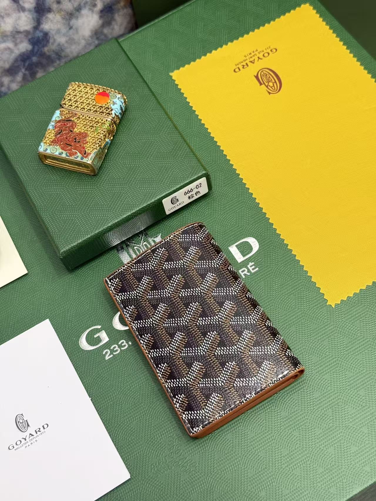 Goyard对折卡包 日常搭配必备单品,官网1:1顶级材质手工精细,11个颜色现货供应, SAINT-PIERRE卡夹的 Goyard对折卡包 日常搭配必备单品,官网1:1顶级材质手工精细,11个颜色现货供应, SAINT-PIERRE卡夹的