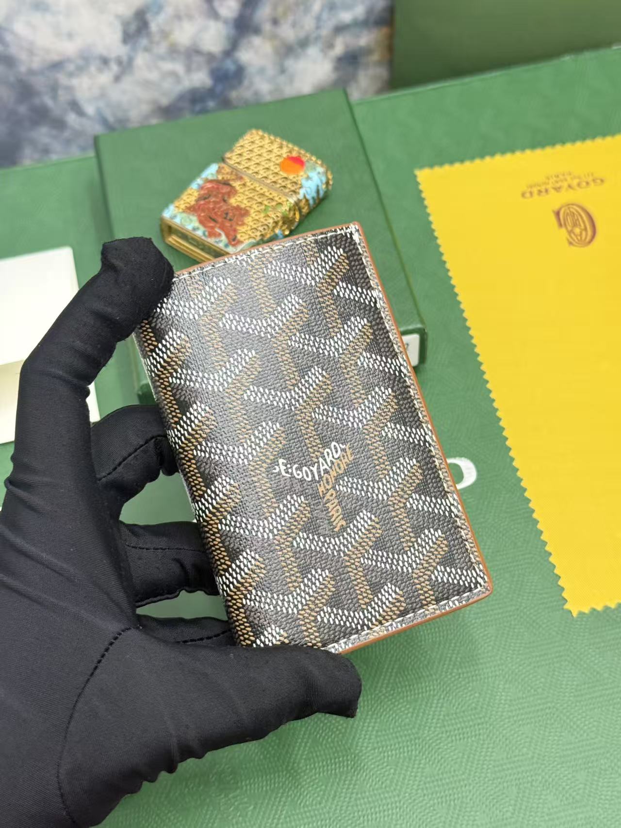 Goyard对折卡包 日常搭配必备单品,官网1:1顶级材质手工精细,11个颜色现货供应, SAINT-PIERRE卡夹的 Goyard对折卡包 日常搭配必备单品,官网1:1顶级材质手工精细,11个颜色现货供应, SAINT-PIERRE卡夹的