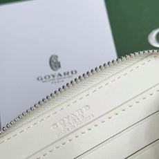 戈雅短款拉链包:采用全拉链开合设计。其中部隔层可存放硬币,而其内部贴袋可插入卡片或小证件。 精致小巧实用性还特别好,钞票 戈雅短款拉链包:采用全拉链开合设计。其中部隔层可存放硬币,而其内部贴袋可插入卡片或小证件。 精致小巧实用性还特别好,钞票