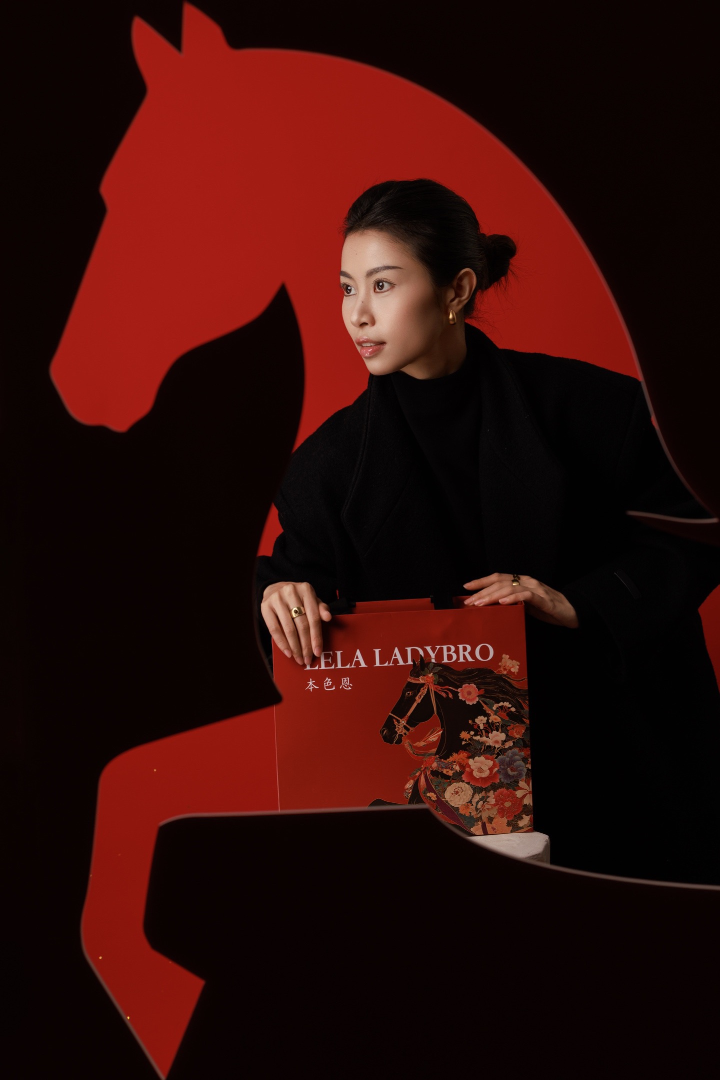 fragrance accompanies the warmth of the yearJinma Nafu Limited - Perfume 6