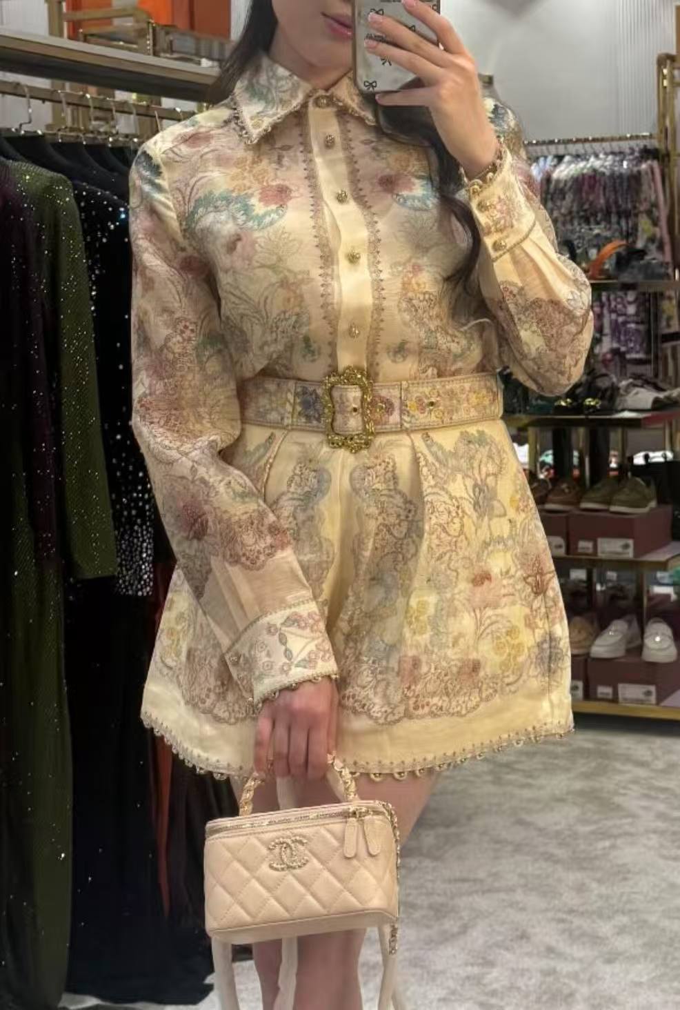 NO:941157,Model No. 20260152 Zimmermann's latest linen suit, colorful flower print, custom painted button elegant long-sleeved shirt + high-waisted shorts, with belt, apricot color, S-XL, [M size shoulder width 38, bust, sleeve length 61, length 63; waist 72, length 37; weight 0.405kg], Zimmermann-clothing, shorts,19860909款号20260152 Zimmermann*新款亚麻套装,彩色花朵印花 定制彩绘纽扣气质长袖衬衣+高腰短裤,配腰带,杏色,S-XL,【M码肩宽38,胸围,袖长61,长63；腰围72,长37；重量0.405kg】,兹默曼-服装,shorts,,Women's clothing