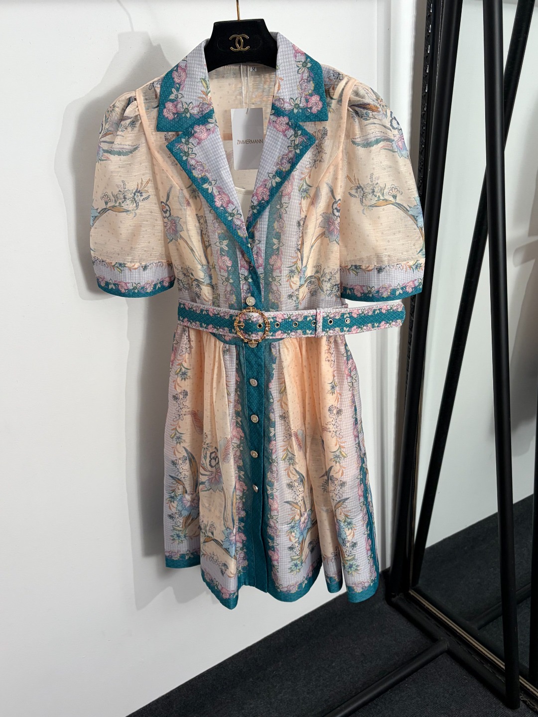 NO:873377,Model No. 20264385 Zimmermann's latest peacock flower and bird polka dot print lapel waisted short-sleeved dress, short skirt, with suspender lining, with belt, green, blue, pink, S-XL, [M size bust 90, length 68; bust 90, waist 72, sleeve length 32, length 94; weight 0.500kg], Zimmermann-clothing, skirts, T-shirt,19860909款号20264385 Zimmermann*新款 孔雀花鸟波点印花翻领收腰短袖连衣裙 短裙,配吊带里衬,配腰带,绿色,蓝色,粉色,S-XL,【M码胸围90,长68；胸围90,腰围72,袖长32,长94；重量0.500kg】,兹默曼-服装,skirts,T-shirt,,Women's clothing