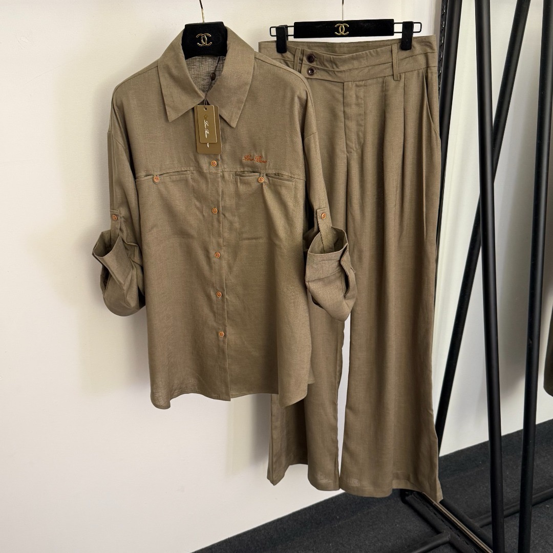 NO:922756,Model No. 20260560 Loro Piana*LP new linen suit, logo embroidery on the chest, double-pocket temperament curled long-sleeved shirt + high-waisted flared trousers, white, green, brown, S-XL, [M size shoulder width 52, bust 120, sleeve length 59, length 73; waist 76, length 111; weight 0.850kg], women's clothing, loro piana, loro piana,19860909款号20260560 Loro Piana*LP新款亚麻套装,胸前logo刺绣 双口袋气质卷边长袖衬衣+高腰喇叭长裤,白色,绿色,咖色,S-XL,【M码肩宽52,胸围120,袖长59,长73；腰围76,长111；重量0.850kg】,女装,loro piana,loro piana,,Women's clothing
