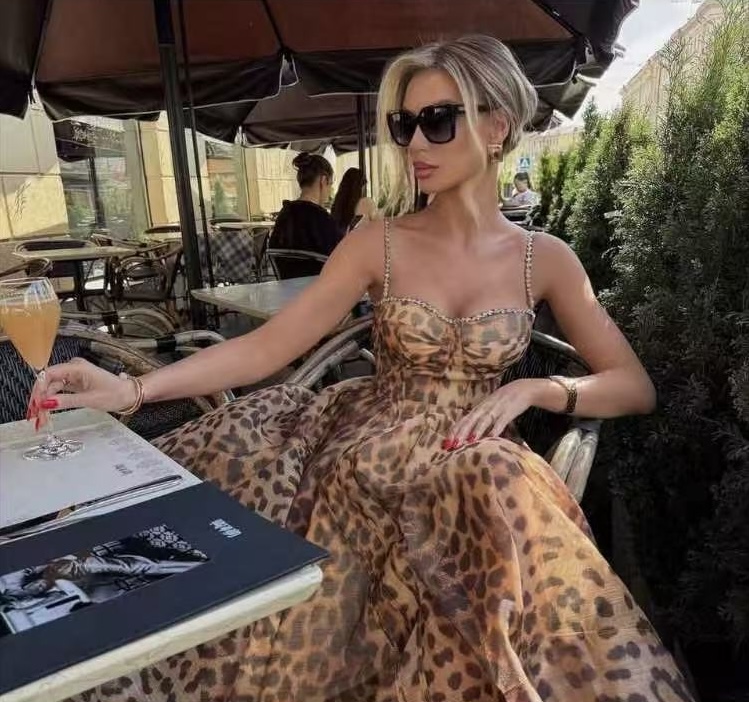 NO:923520,Model No. 20253408 Zimmermann new leopard print, heavy diamond hemming, strapless suspender dress, long skirt, brown, S-XL, [L size; bust 86 elastic, waist 80, long], Zimmermann-clothing, skirts,19860909款号20253408 Zimmermann新款 豹纹印花 重工镶钻包边 抹胸吊带连衣裙 长裙,咖色,S-XL,【L码；胸围86弹力,腰围80,长】,兹默曼-服装,skirts,,Women's clothing