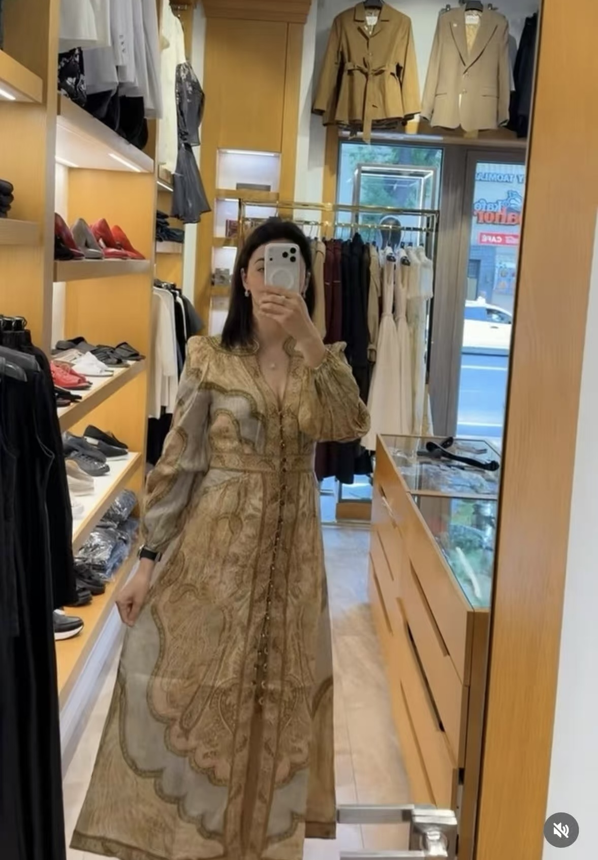 NO:923538,Model No. 20257514 Zimmermann* new retro pattern printed V-neck waist lantern long-sleeved dress, apricot, S-XL, [M size bust 94, waist 74, sleeve length 64, long; weight 0.690kg], Zimmermann-clothing, skirts,19860909款号20257514 Zimmermann*新款 复古花纹印花V领收腰灯笼长袖连衣裙,杏色,S-XL,【M码胸围94,腰围74,袖长64,长；重量0.690kg】,兹默曼-服装,skirts,,Women's clothing
