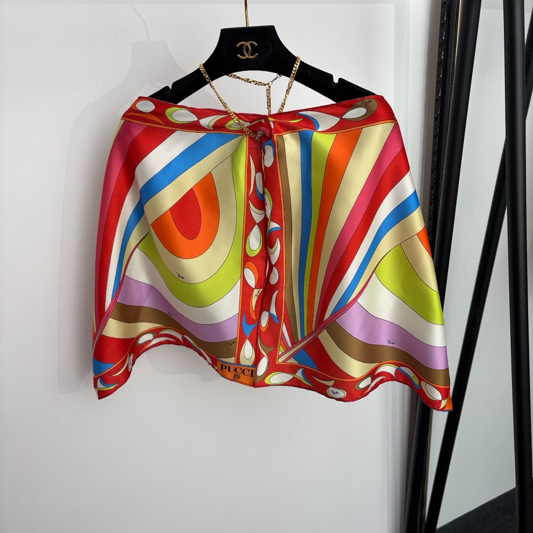 NO:933260,Model No. 20265584 Pucc* new style metal chain irregular halterneck halterneck tank top, 9 patterns, S-XXXL, [M size total length 44; weight 0.100kg], women's clothing,19860909款号20265584 Pucc*新款 金属链条不规则挂脖露背肚兜背心上衣,9种图案,S-XXXL,【M码总长44；重量0.100kg】,女装,,Women's clothing