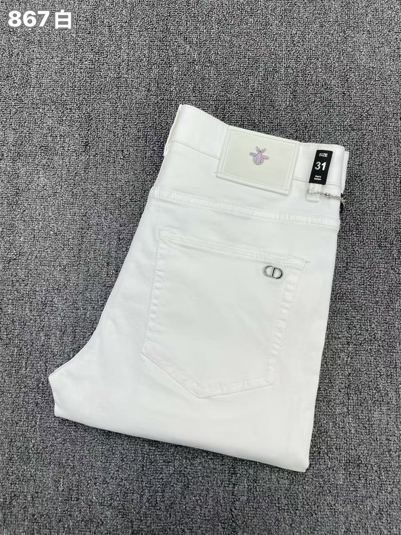 NO:906693,Dior's high-end customization and latest jeans are sold simultaneously at the counter. Original customization. Customer-supplied hardware and accessories. Original quality. Imported solid-color denim elastic fabric. Heavy washing. Fine workmanship and routing. Excellent upper body!  Preferred items ……………………………………………………………… Size29-38,, dior, jeans,19860909Dior 高端定制、最新款牛仔裤 柜台同步发售 原版定制 客供五金辅料 原单品质 进口固色牛仔弹力面料 重工洗水 做工走线精细 上身绝佳！优选单品 …………………………………………………… Size29-38,,dior,jeans,,Men's clothing