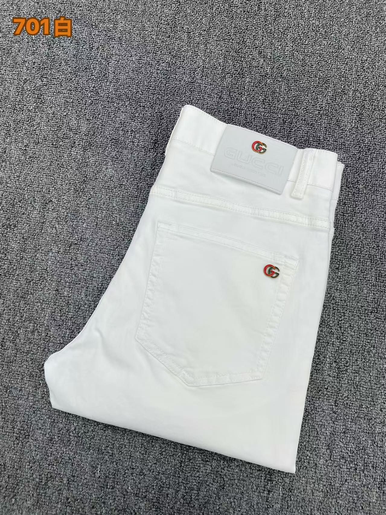 NO:926778,GUCCI high-end customization, the latest jeans are sold simultaneously at the counter. Original customization. Customer-supplied hardware accessories. Original quality. Imported solid-color denim elastic fabric. Heavy-duty washing. Fine workmanship and routing. Excellent upper body!  Preferred items……………………………………………………………… Size29-38,,gucci,jeans,19860909GUCCI高端定制、最新款牛仔裤 柜台同步发售 原版定制 客供五金辅料 原单品质 进口固色牛仔弹力面料 重工洗水 做工走线精细 上身绝佳！优选单品 …………………………………………………… Size29-38,,gucci,jeans,,Men's clothing