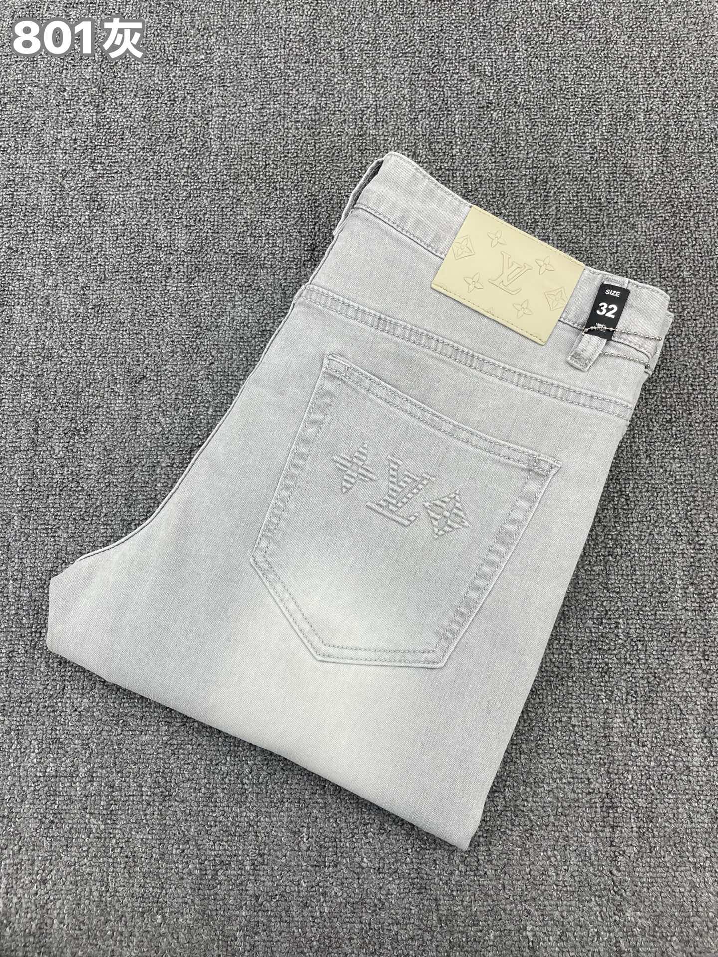 NO:870726,LV high-end customization, the latest jeans, sold simultaneously at the counter, original customization, customer-supplied hardware accessories, original quality, imported solid-color denim elastic fabric, heavy washing, fine workmanship, and excellent upper body!  The preferred items are complete with three standards.……………………………………………… Size29-38,,louis vuitton,jeans,19860909LV 高端定制、最新款牛仔裤 柜台同步发售 原版定制 客供五金辅料 原单品质 进口固色牛仔弹力面料 重工洗水 做工走线精细 上身绝佳！优选单品 三标齐全.…………………………………………………… Size29-38,,louis vuitton,jeans,,Men's clothing