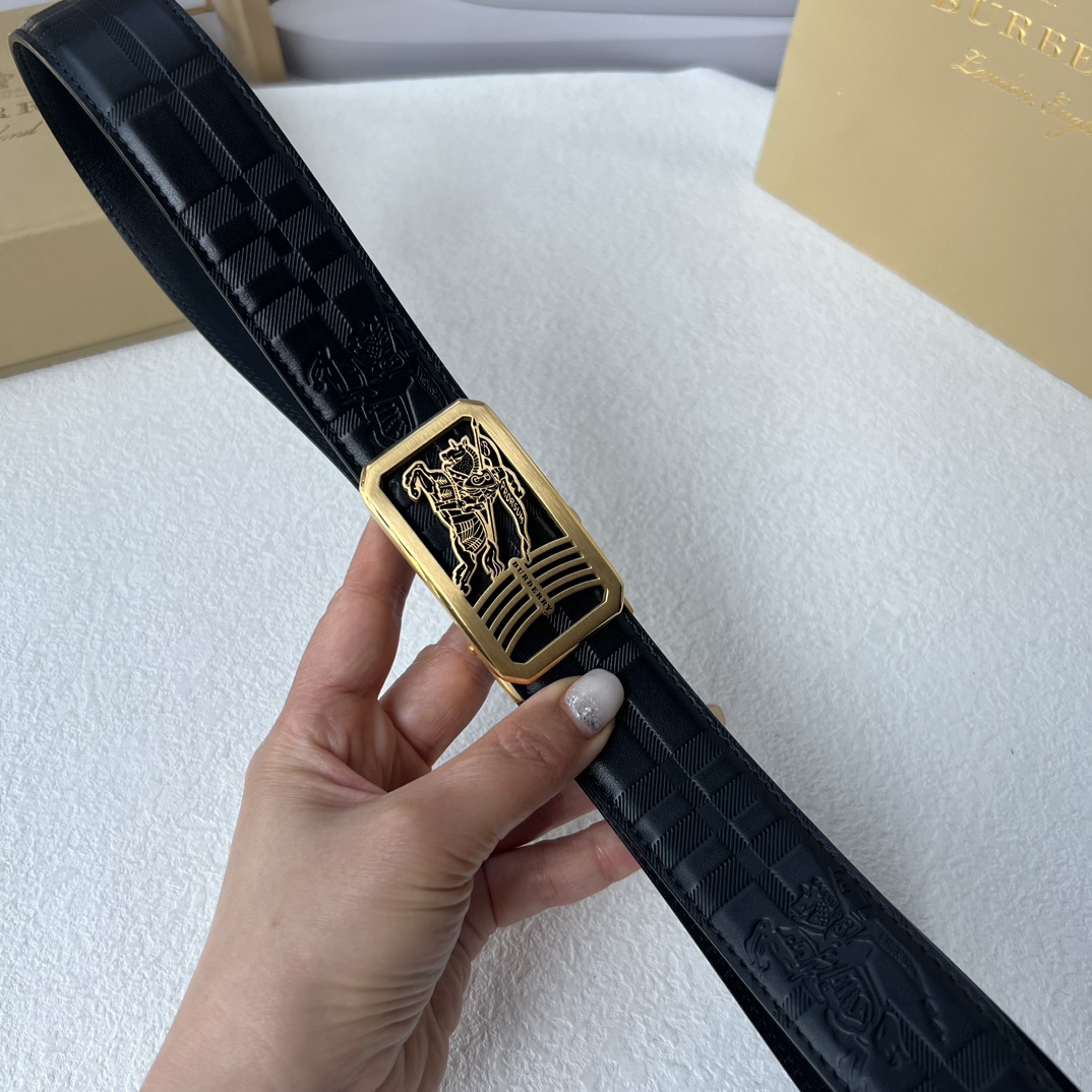 巴宝莉新款进口小牛皮手感细腻柔软搭配纯钢自动精品钢扣