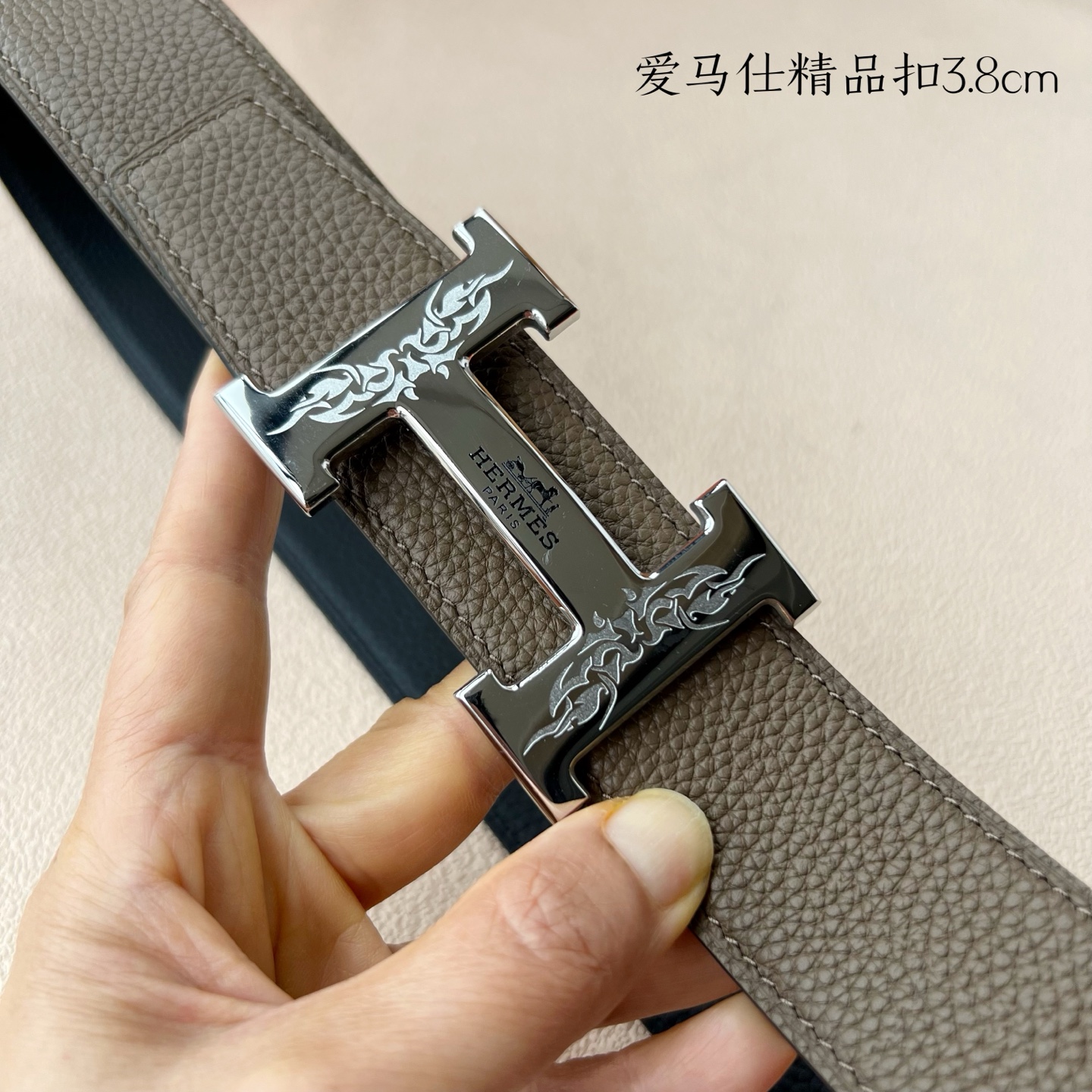 【爱马仕】双面进口小牛皮，搭配精品扣，宽度3.8cm，时尚大方，百搭单品。