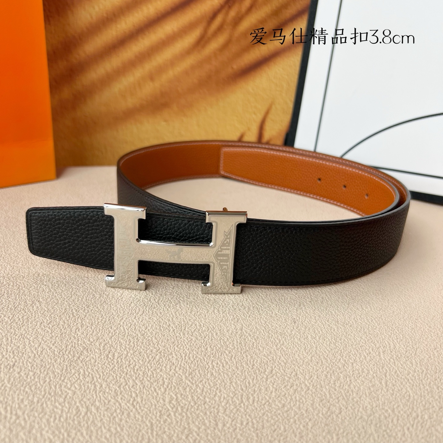 【爱马仕】双面进口小牛皮，搭配精品扣，宽度3.8cm，时尚大方，百搭单品。