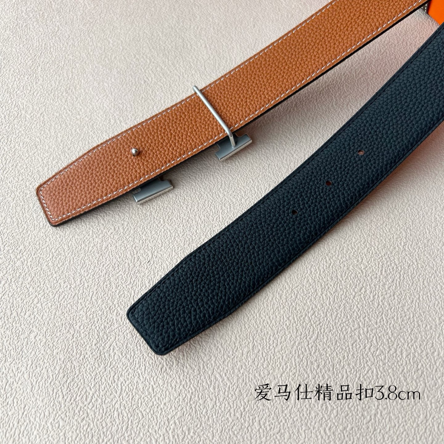 【爱马仕】双面进口小牛皮，搭配精品扣，宽度3.8cm，时尚大方，百搭单品。