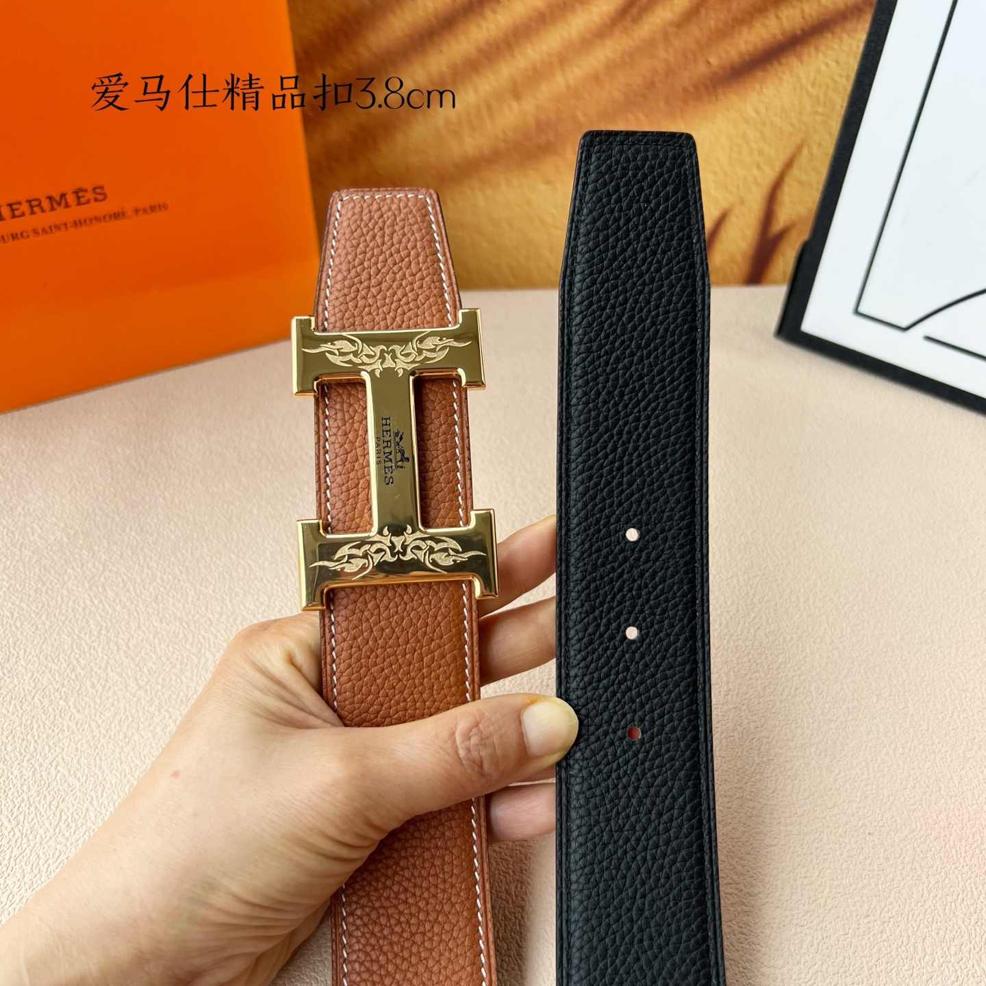 【爱马仕】双面进口小牛皮，搭配精品扣，宽度3.8cm，时尚大方，百搭单品。