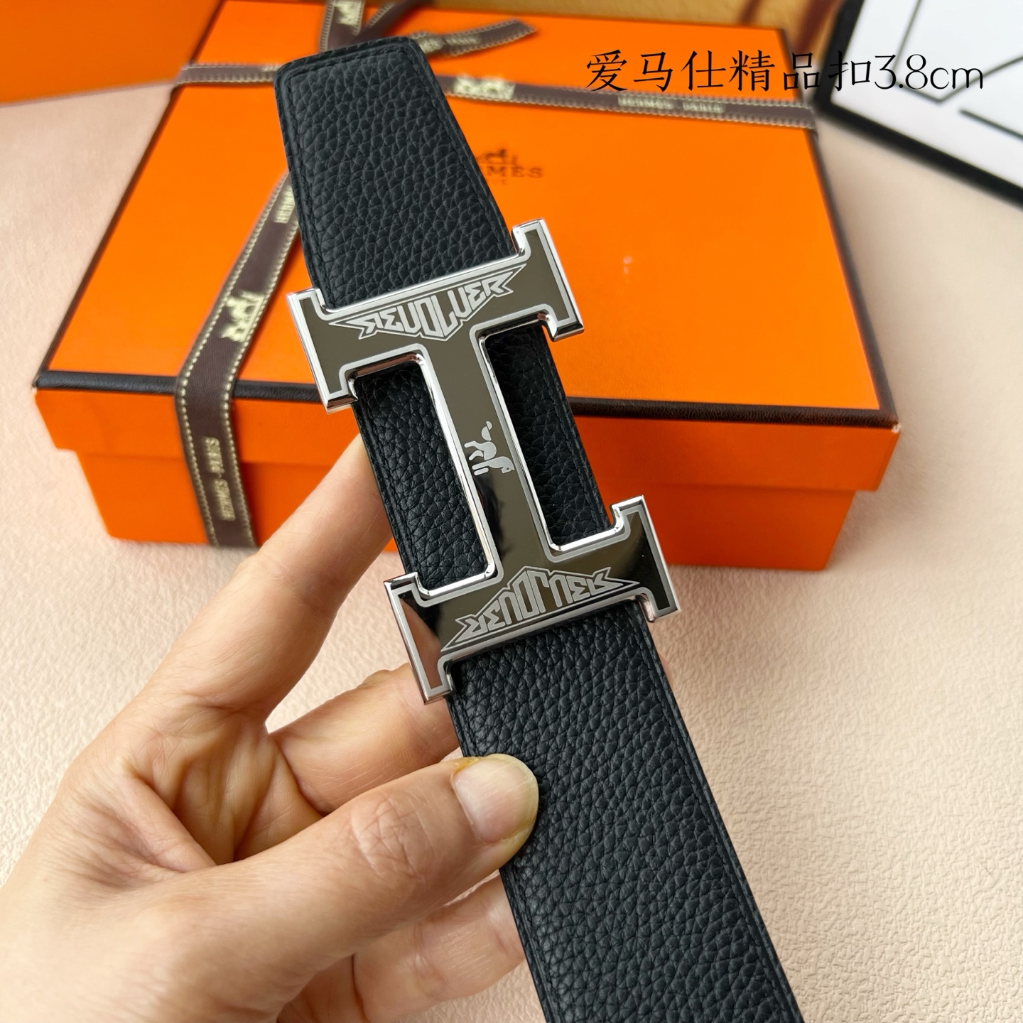 【爱马仕】双面进口小牛皮，搭配精品扣，宽度3.8cm，时尚大方，百搭单品。