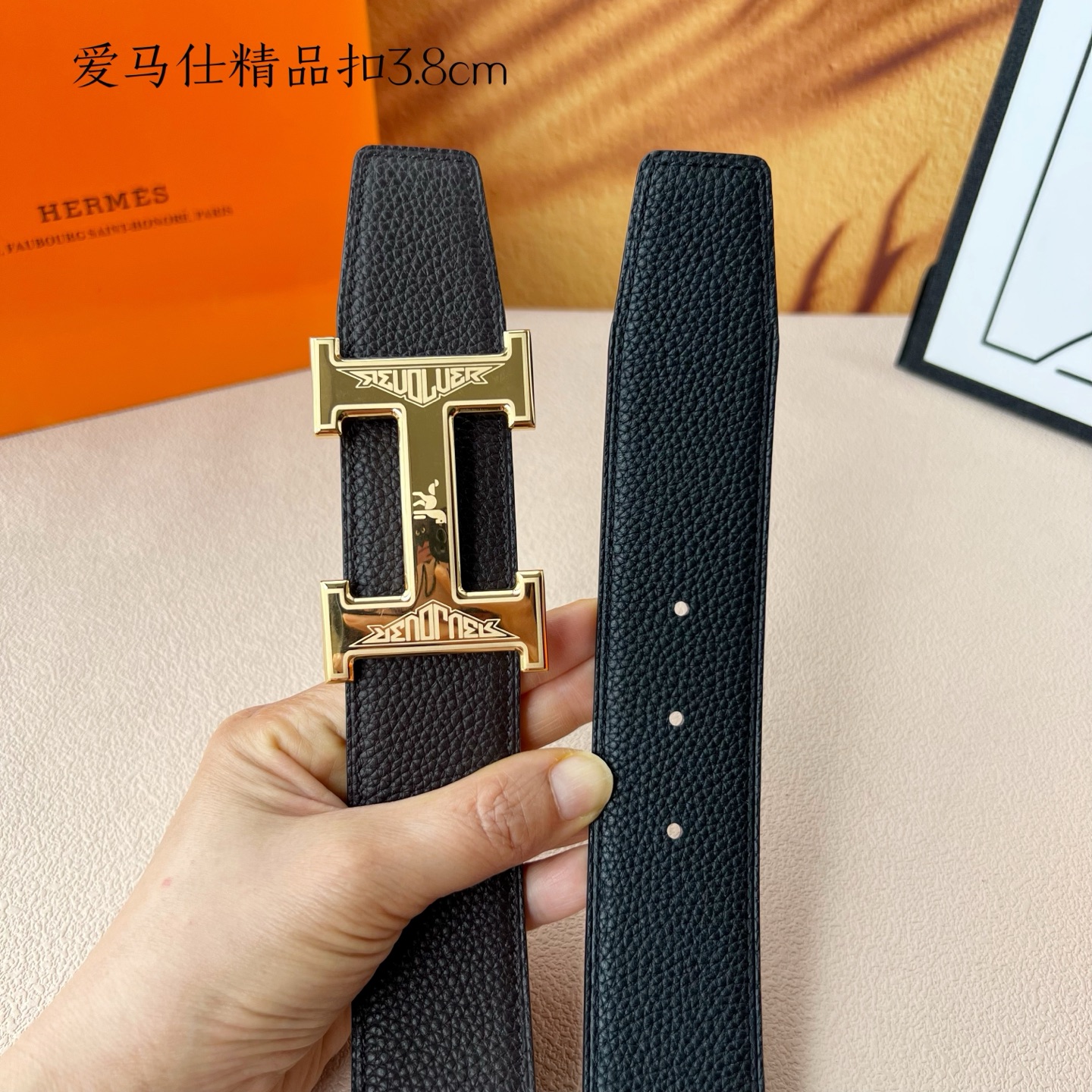 【爱马仕】双面进口小牛皮，搭配精品扣，宽度3.8cm，时尚大方，百搭单品。
