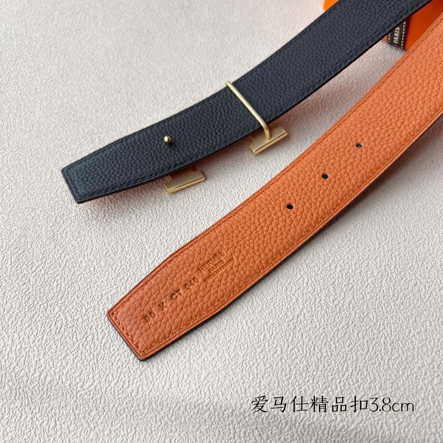 【爱马仕】双面进口小牛皮，搭配精品扣，宽度3.8cm，时尚大方，百搭单品。