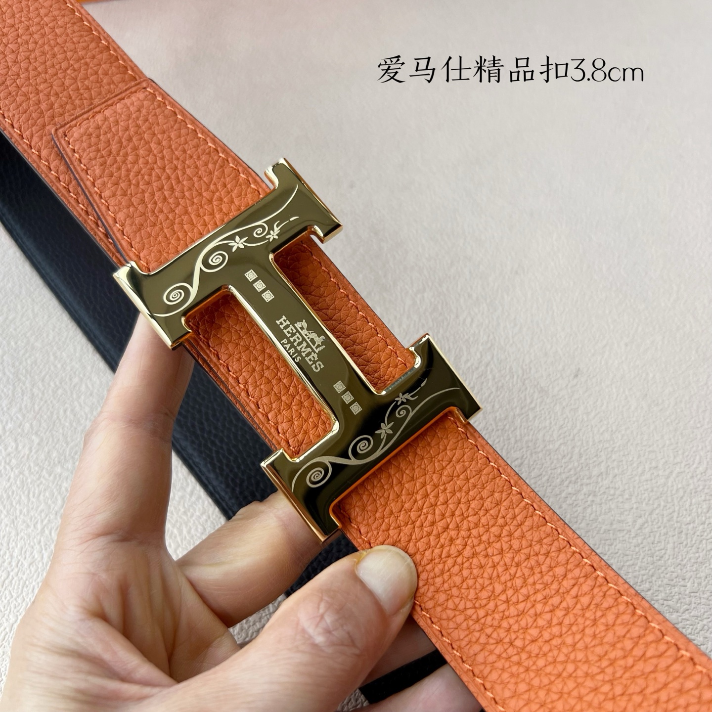 【爱马仕】双面进口小牛皮，搭配精品扣，宽度3.8cm，时尚大方，百搭单品。