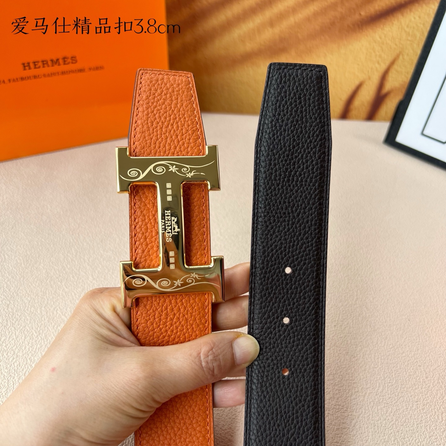 【爱马仕】双面进口小牛皮，搭配精品扣，宽度3.8cm，时尚大方，百搭单品。