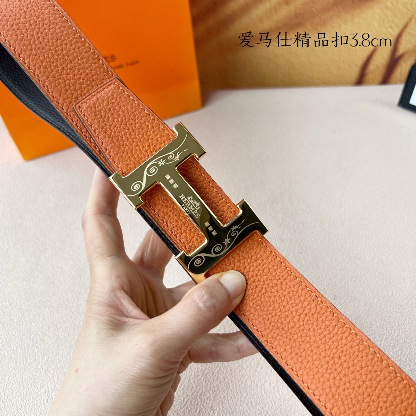 【爱马仕】双面进口小牛皮，搭配精品扣，宽度3.8cm，时尚大方，百搭单品。