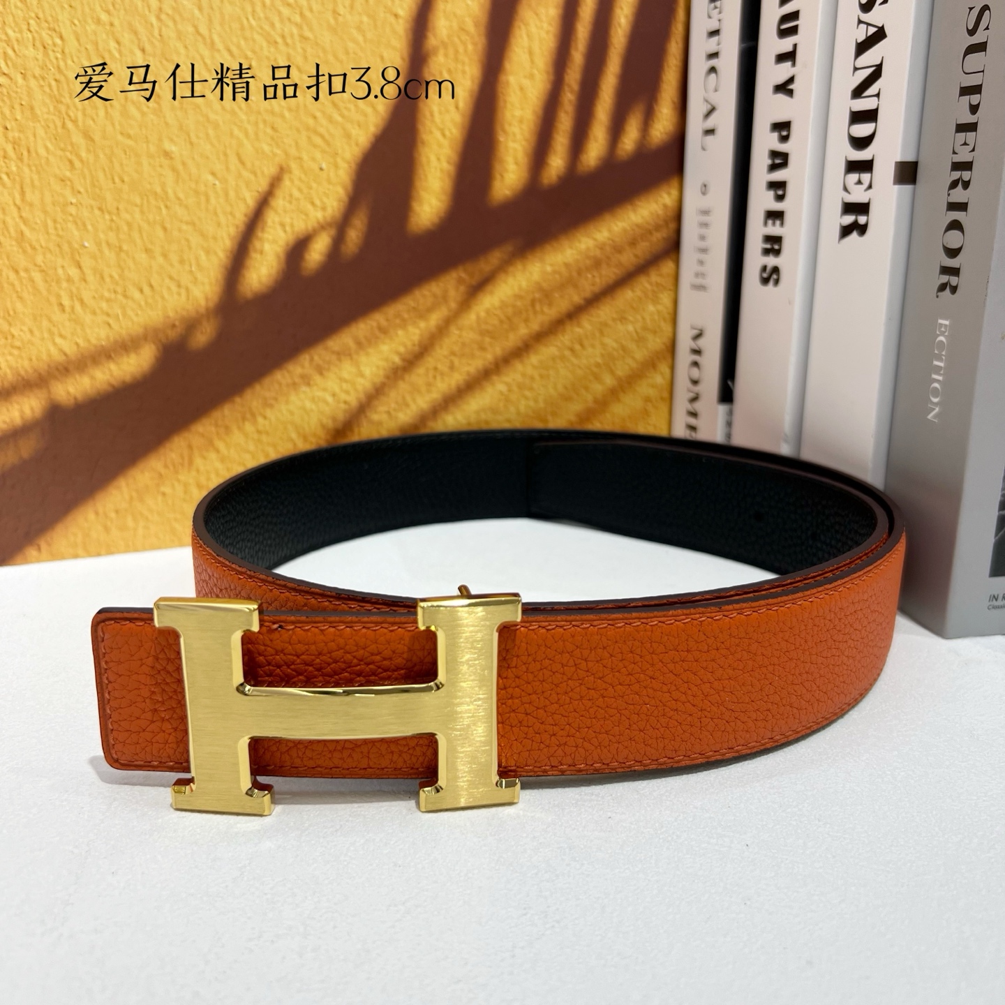 【爱马仕】双面进口小牛皮，搭配精品扣，宽度3.8cm，时尚大方，百搭单品。