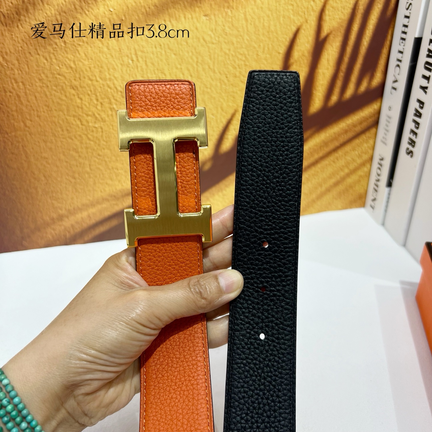【爱马仕】双面进口小牛皮，搭配精品扣，宽度3.8cm，时尚大方，百搭单品。