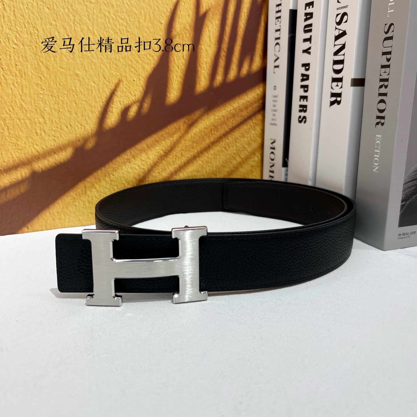 【爱马仕】双面进口小牛皮，搭配精品扣，宽度3.8cm，时尚大方，百搭单品。