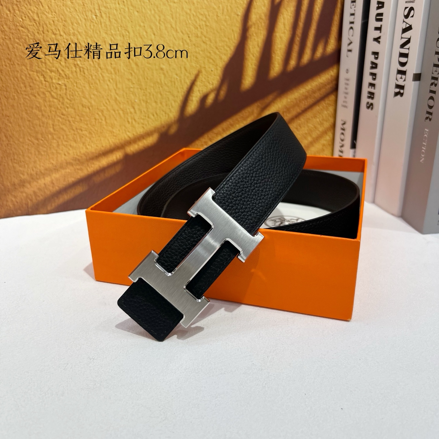 【爱马仕】双面进口小牛皮，搭配精品扣，宽度3.8cm，时尚大方，百搭单品。