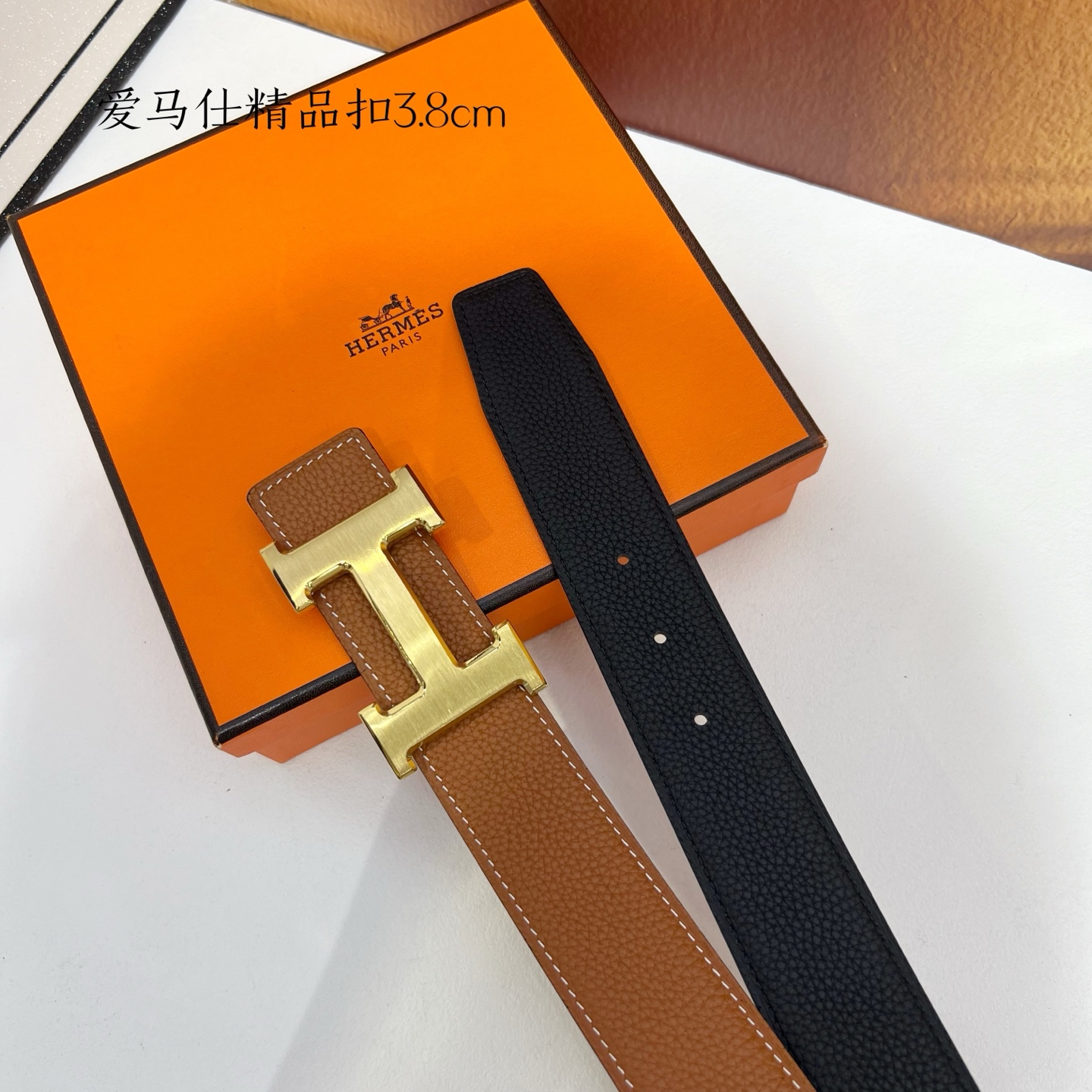 【爱马仕】双面进口小牛皮，搭配精品扣，宽度3.8cm，时尚大方，百搭单品。