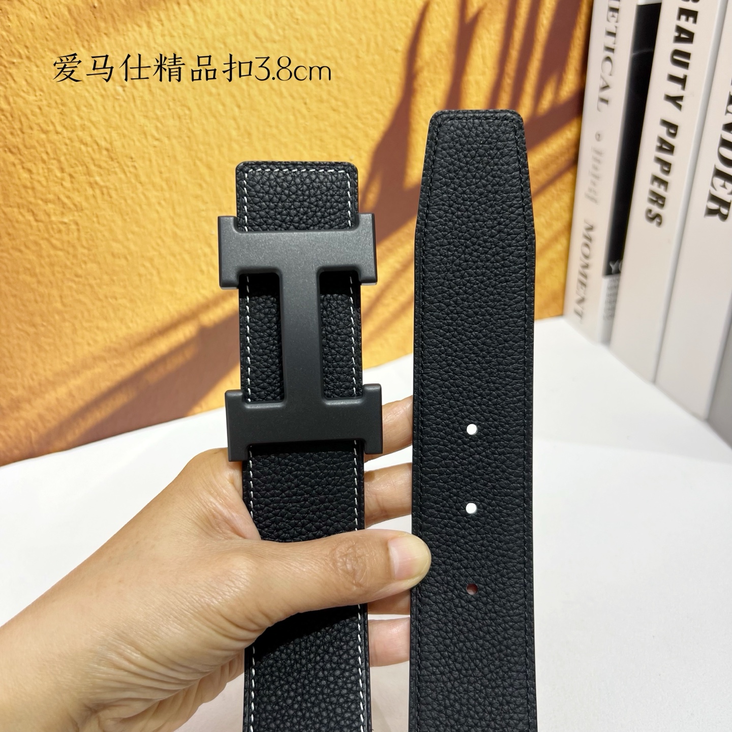 【爱马仕】双面进口小牛皮，搭配精品扣，宽度3.8cm，时尚大方，百搭单品。