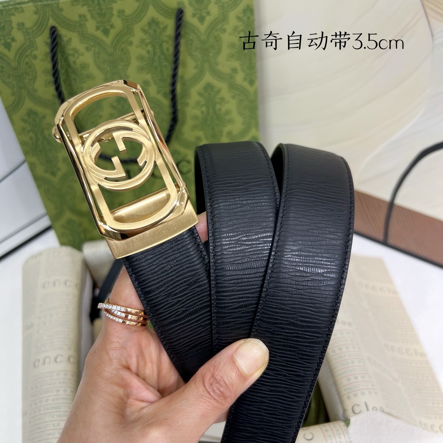 品牌：【古奇】新款进口小牛皮，手感细腻柔软。搭配纯钢自动精品钢扣，宽度：3.5cm