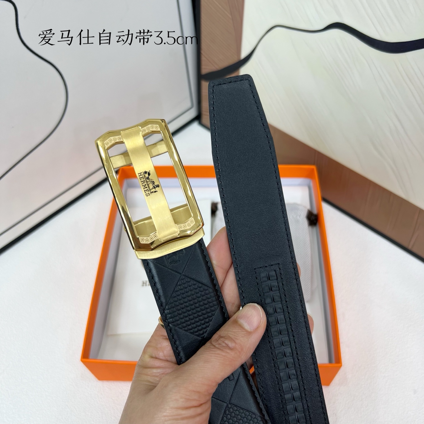 爱马仕 新款进口小牛皮 手感细腻柔软 搭配纯钢自动精品钢扣