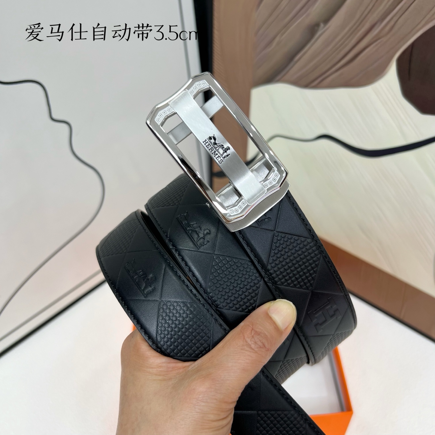 爱马仕 新款进口小牛皮 手感细腻柔软 搭配纯钢自动精品钢扣