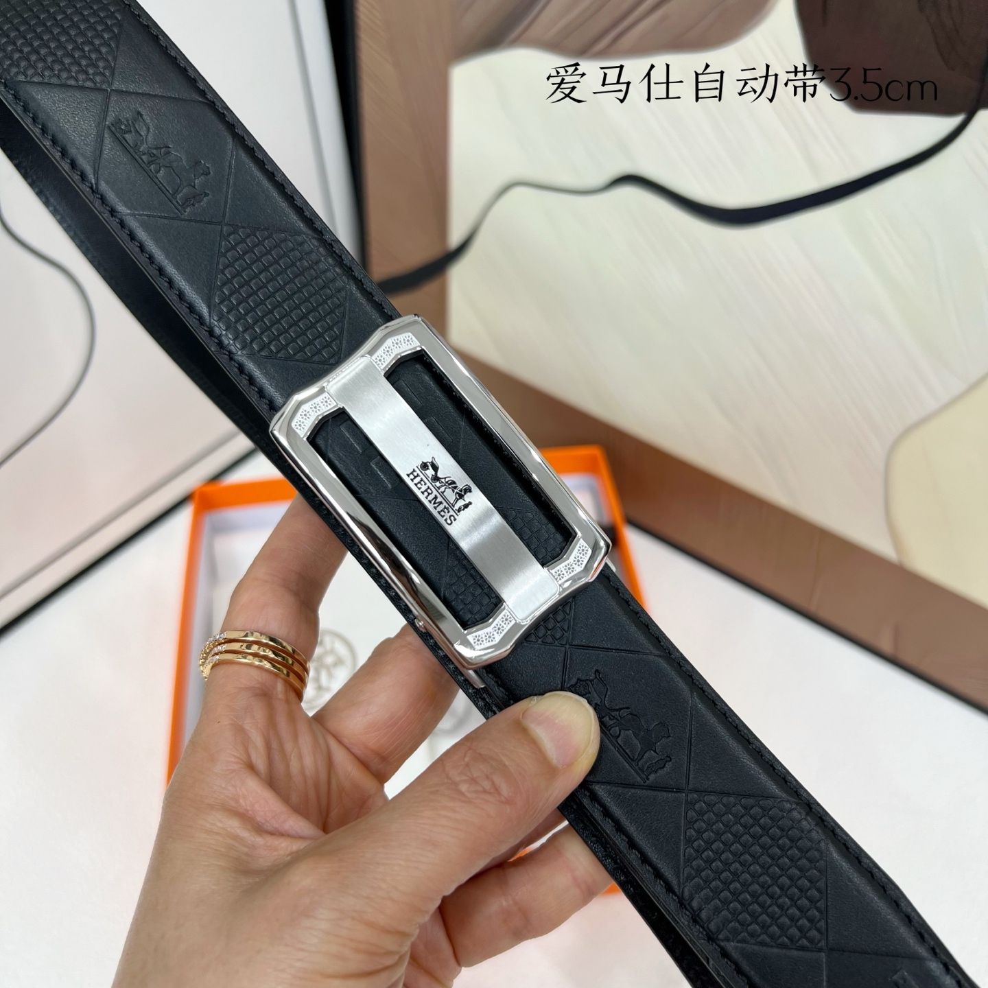 爱马仕 新款进口小牛皮 手感细腻柔软 搭配纯钢自动精品钢扣