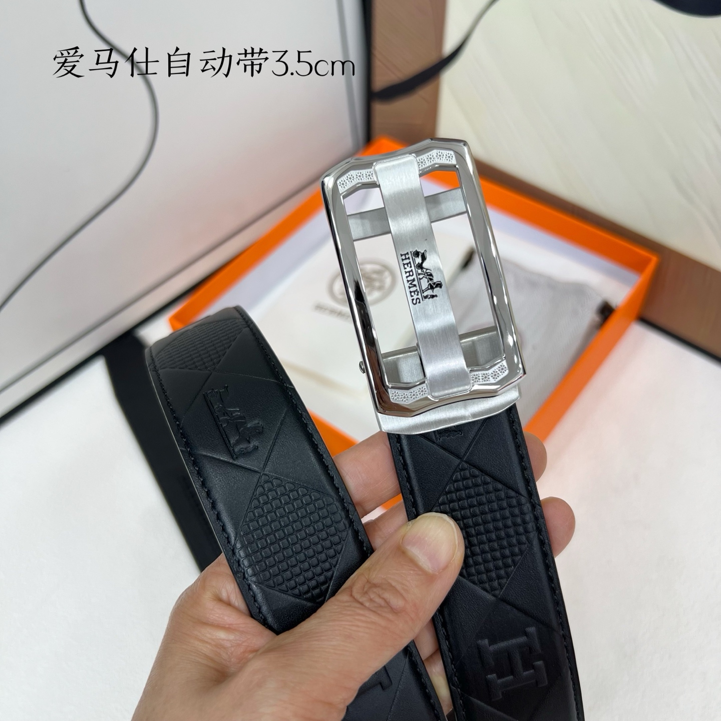 爱马仕 新款进口小牛皮 手感细腻柔软 搭配纯钢自动精品钢扣