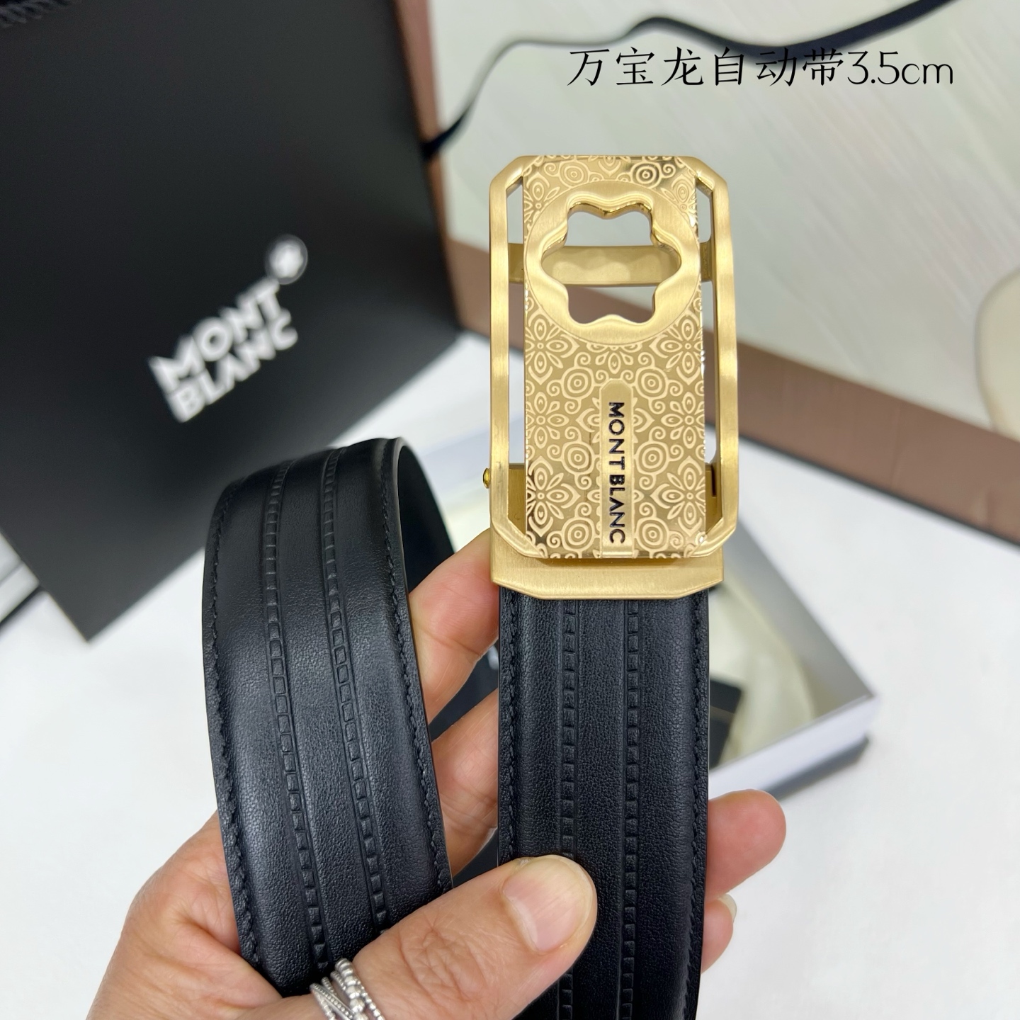 万宝龙 新款进口小牛皮 手感细腻柔软 搭配纯钢自动精品钢扣-Chinese UA Cheap High Quatity Brand Clothes Bags handbags Sneakers wholesale wholesaler seller from China Factory suppliers Fashion Clothing Shoes best Quality Beautiful Price 万宝龙 新款进口小牛皮 手感细腻柔软 搭配纯钢自动精品钢扣